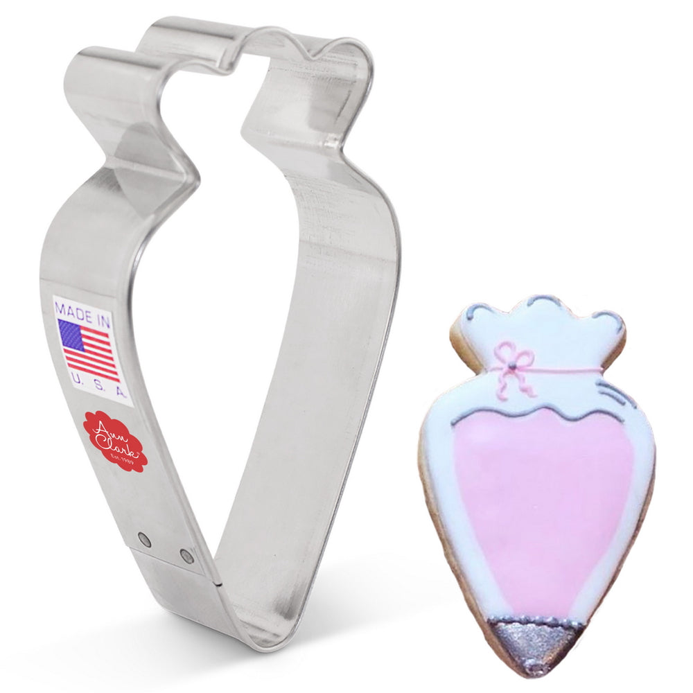 Piping Bag / Carrot Cookie Cutter